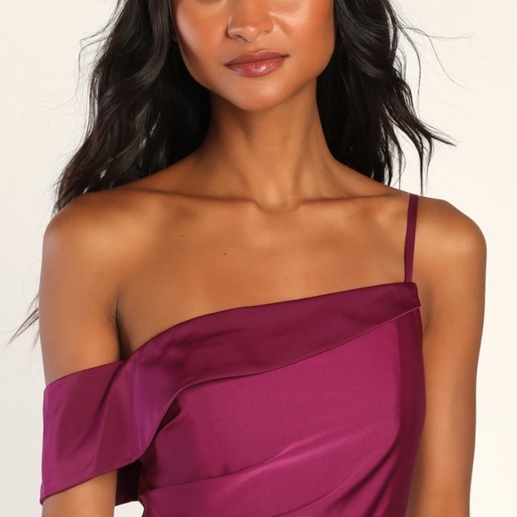 Lulus - Showing Off a Little Magenta Asymmetrical Tulip Midi Dress Lulus - XS - Picture 2 of 6